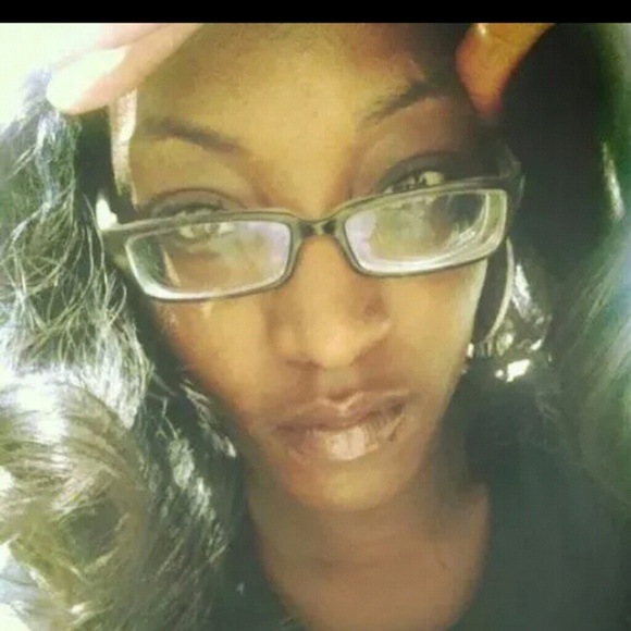 Profile Picture of Tianna Bell (@creamteam87) on Poshmark