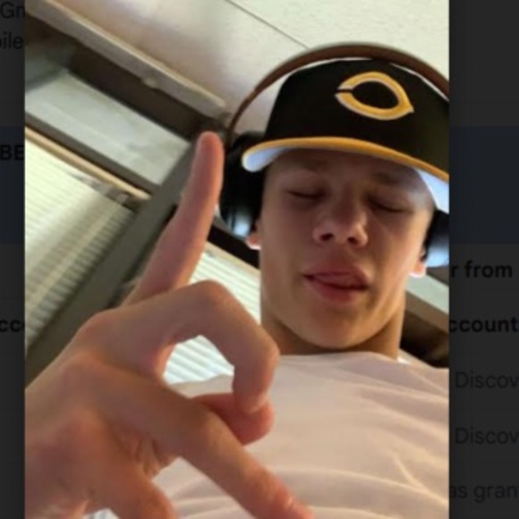 Profile Picture of Colton Beagley (@beagleycolton) on Poshmark