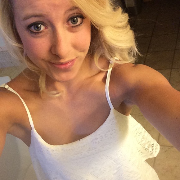 Profile Picture of Shannon Read (@sread89) on Poshmark