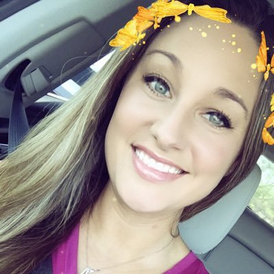 Profile Picture of LuLaRoeAlisha Oliver (@LuLaRoeChick) on Twitter