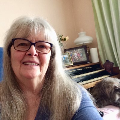Profile Picture of Lorna Moore (@LornaMo45596297) on Twitter