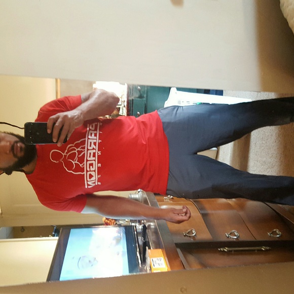 Profile Picture of Carlos Esdailes (@screaminglion) on Poshmark