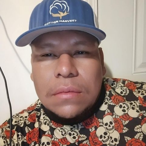 Profile Picture of Cristal Ismael (@mc8091556) on Poshmark