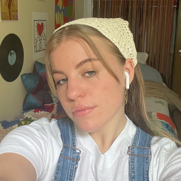 Profile Picture of Hannah Falatko (@hannahfalatko) on Poshmark