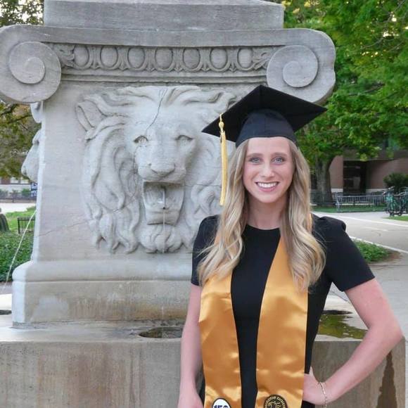 Profile Picture of Megan Jaros (@meganjaros) on Poshmark