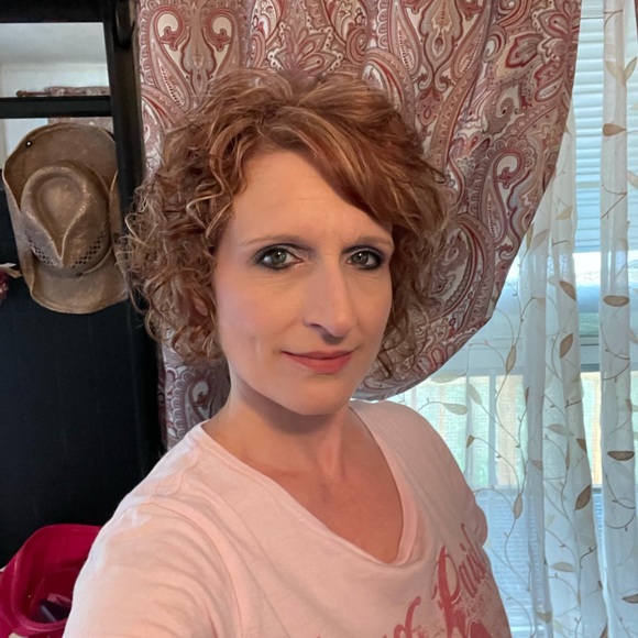 Profile Picture of Christine Scheidecker (@cscheidecker) on Poshmark