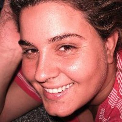 Profile Picture of Paula Andrada (@paulabeandrada) on Twitter