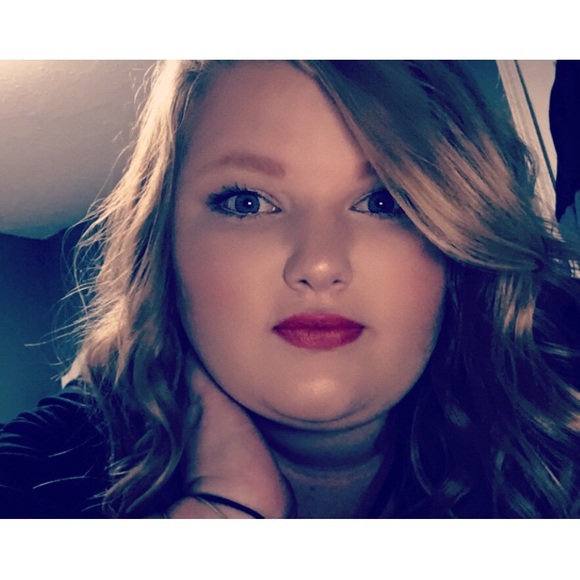 Profile Picture of Tabitha Webb (@tawebb08) on Poshmark