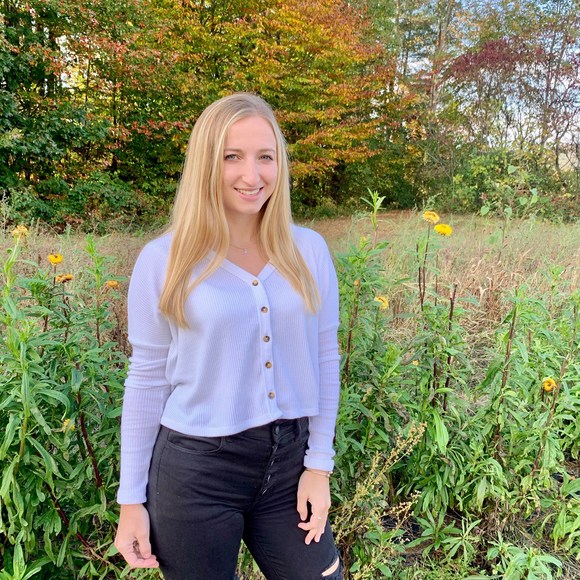 Profile Picture of Brielle Giaccone (@b_giaccone) on Poshmark