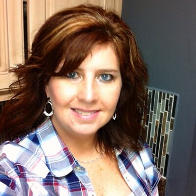 Profile Picture of Julie Jo Manning (@juliejomanning) on Twitter