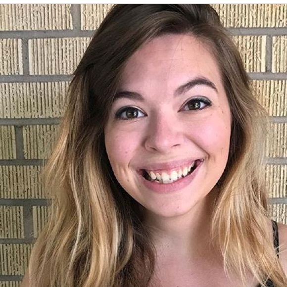 Profile Picture of Sarah Galusky (@sgalusky) on Poshmark