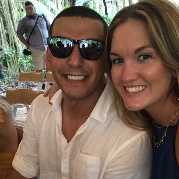 Profile Picture of Cesar Barba (@cesarbarba) on Poshmark