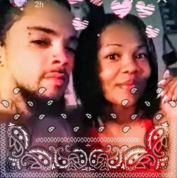 Profile Picture of Wayna Wayna (@wayna_wayna) on Poshmark