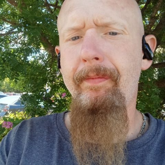 Profile Picture of Ray Barnes (@raybarnes543) on Poshmark