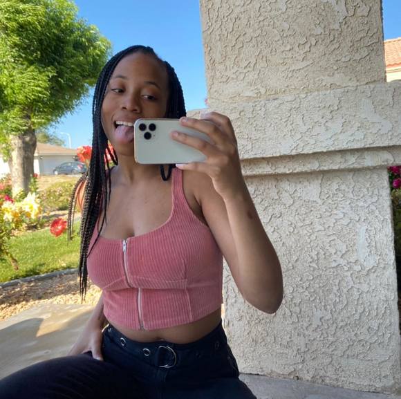 Profile Picture of Krystal Dupree (@krystaldupree) on Poshmark
