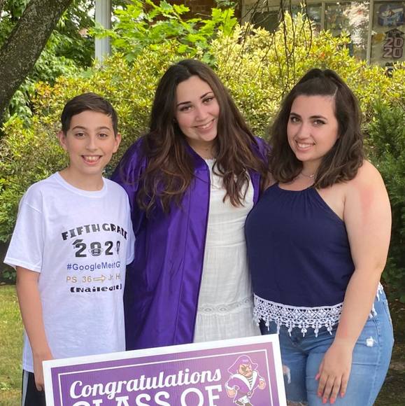 Profile Picture of Jenn Gravagna (@jenng3) on Poshmark