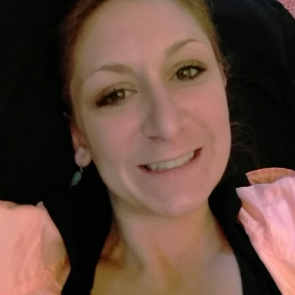 Profile Picture of Cassandra Guerrini (@c12rini) on Poshmark