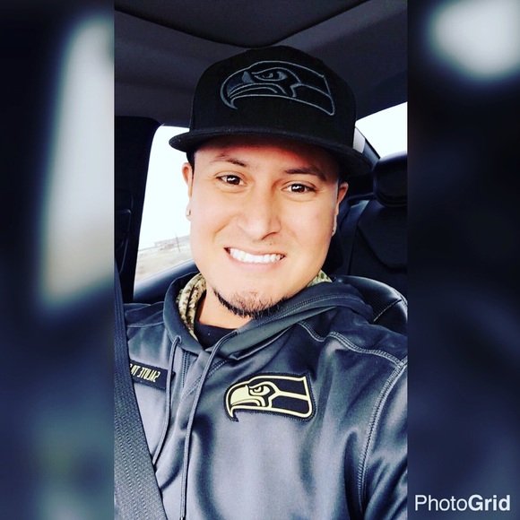 Profile Picture of Robert Barajas (@rbj024) on Poshmark