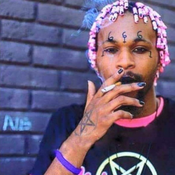 Profile Picture of Kenneth Ross (@kenneyr3) on Poshmark