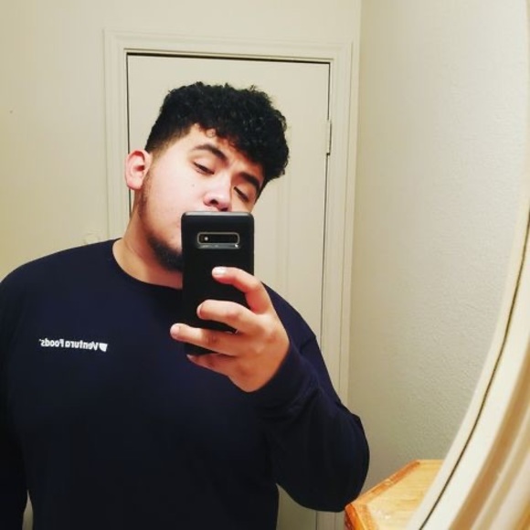 Profile Picture of Miguel Arreola (@miguelarreola31) on Poshmark
