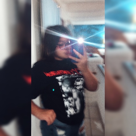 Profile Picture of Paige Lara (@paigee_995) on Poshmark