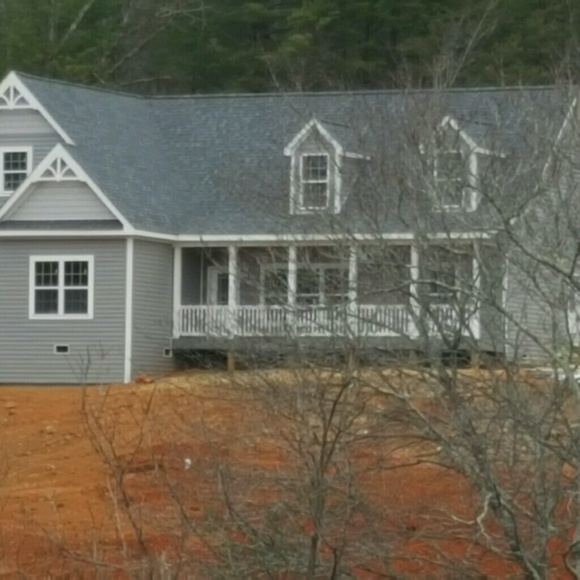 Profile Picture of Barry Gray-couch (@barryegraycouch) on Poshmark