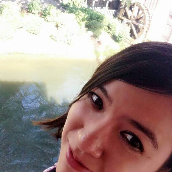 Profile Picture of Jianing Li (@smallcake_suki) on Poshmark