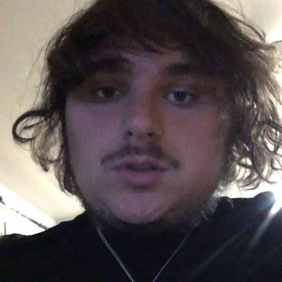 Profile Picture of Tyler Gulick (@ghoostvyy) on Poshmark
