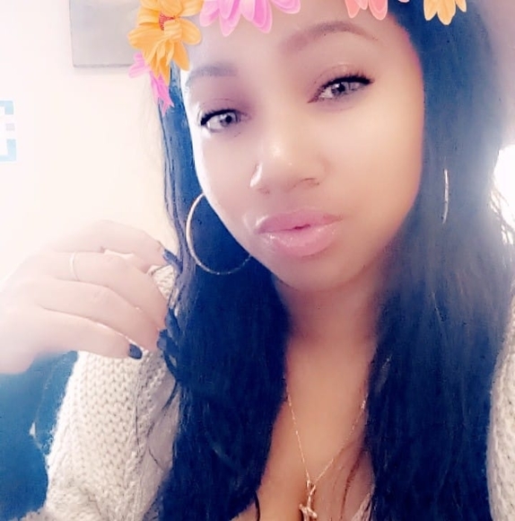 Profile Picture of Neece Mccullouch (@sweetpea_2_3) on Poshmark