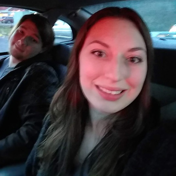 Profile Picture of Veronica Tomasko (@veronicatomasko) on Poshmark