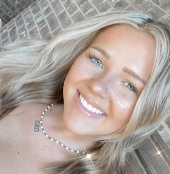 Profile Picture of Sarah Tibbs (@sbtibbss) on Poshmark