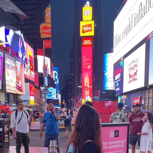 Profile Picture of Leila Wright (@leilaw26) on Poshmark