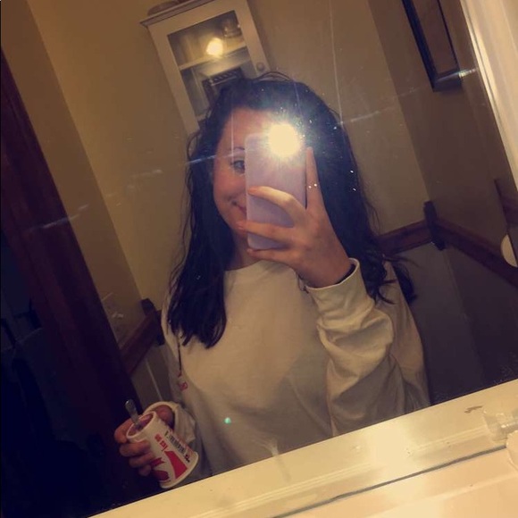 Profile Picture of Sophia Heldmann (@sophiaheldmann) on Poshmark