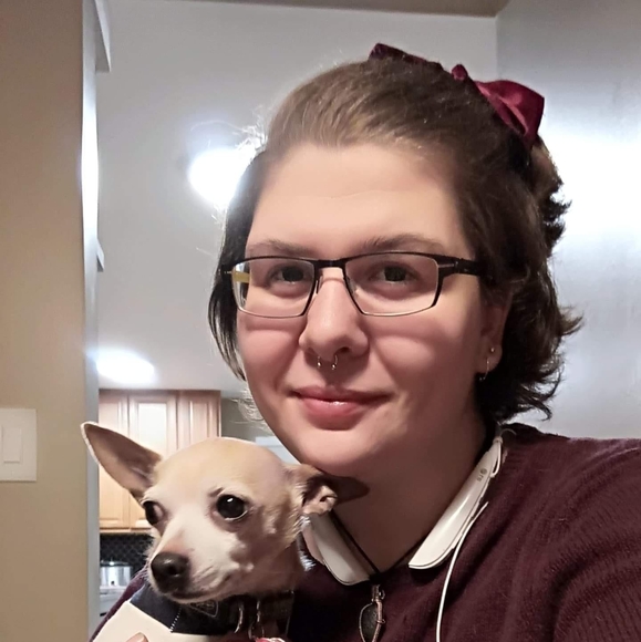 Profile Picture of Jillian Larson (@jillianlarso718) on Poshmark