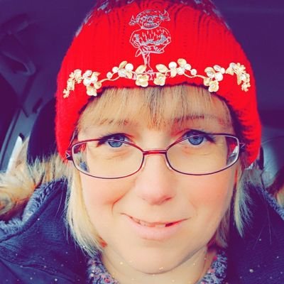 Profile Picture of Valerie Daniels (@sparklyval) on Twitter
