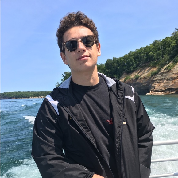 Profile Picture of Max Toubin (@maxtoubin) on Poshmark