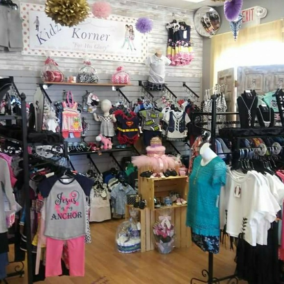 Profile Picture of Victoria Lamotta (@vickyblock) on Poshmark