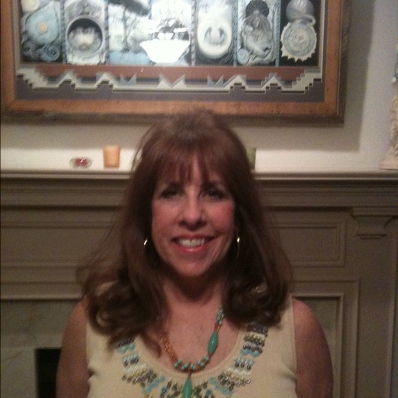 Profile Picture of Fran Carpenter (@franntn) on Poshmark