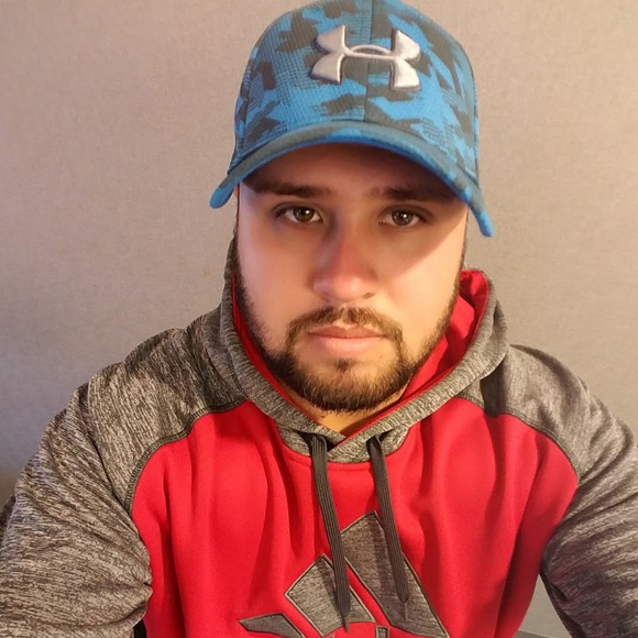Profile Picture of David Pazos (@davidpazos) on Poshmark