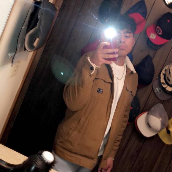 Profile Picture of Alexander Mejia-alday (@alexandermej621) on Poshmark