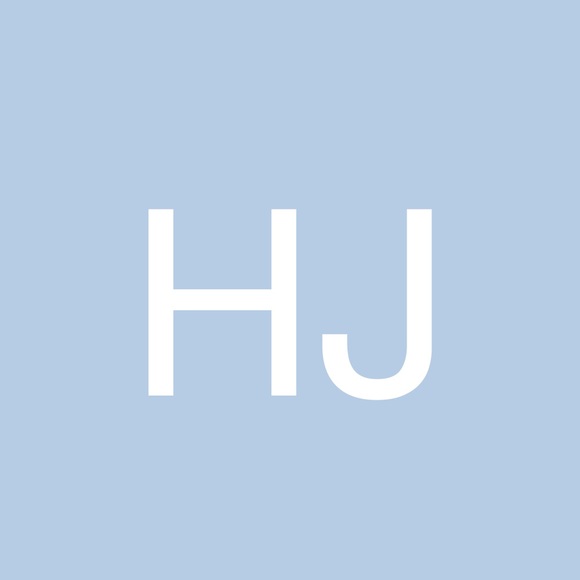 Profile Picture of Hannah Jamsay (@hjamsay) on Poshmark