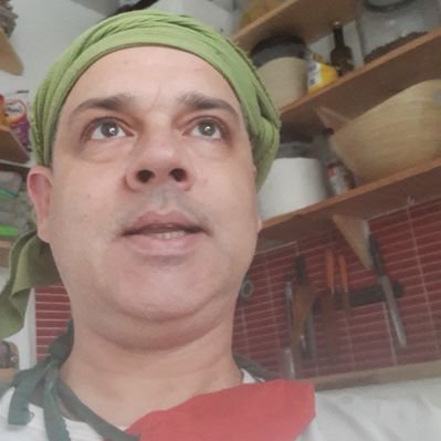 Profile Picture of Ben Mueller-Heaslip (@guitardrone) on Twitter