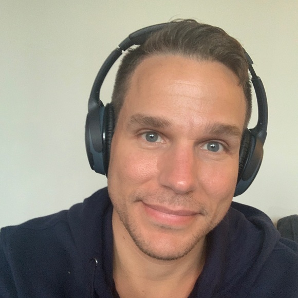 Profile Picture of Richard Wintersteen (@rlwintersteen) on Poshmark