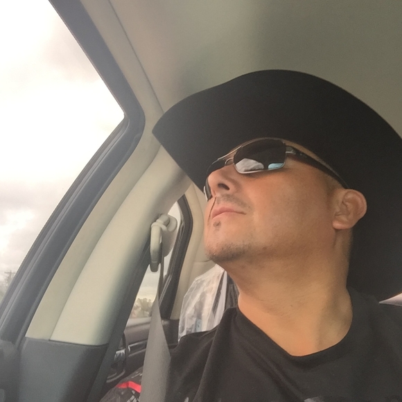 Profile Picture of Chavez Ernest (@chavezernesto24) on Poshmark