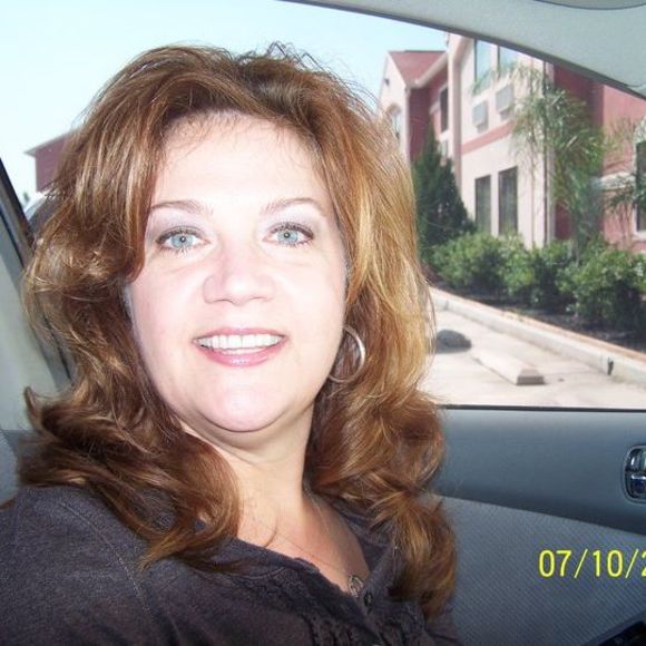 Profile Picture of Rosemary Harless (@rosebud8533) on Poshmark