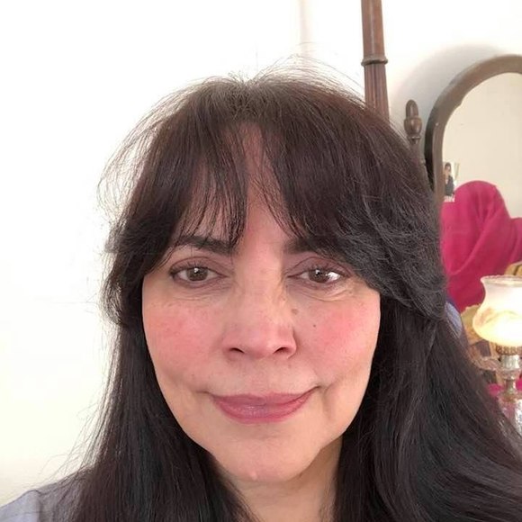 Profile Picture of Cindy Richards (@crishard) on Poshmark