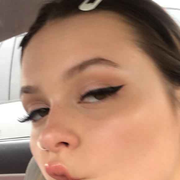 Alyssa Pankiewicz - Poshmark Profile Picture of Alyssa Pankiewicz (@groovybootylol) on Poshmark