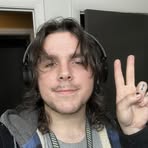Profile Picture of Devon Hartless (@devon.hartless) on Facebook