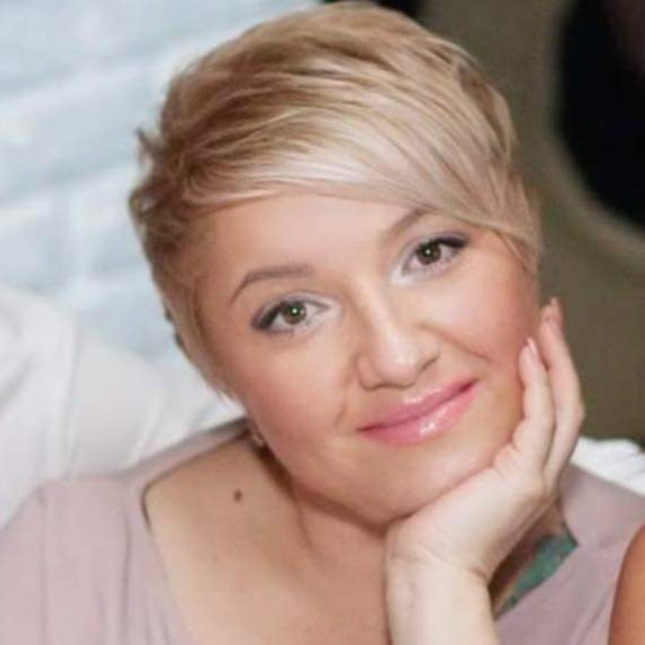 Profile Picture of Jennifer Lubeski (@coocoo235) on Poshmark