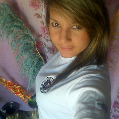 Profile Picture of Ester Castillo (@estercastillo22) on Twitter